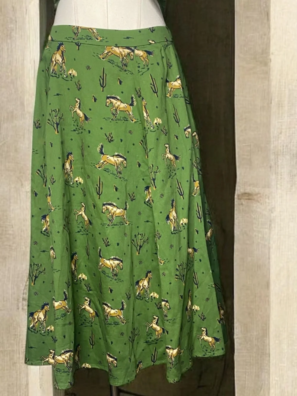 Collectif Matilde Wild West Skirt Green Horse Cactus Print Swing Midi S